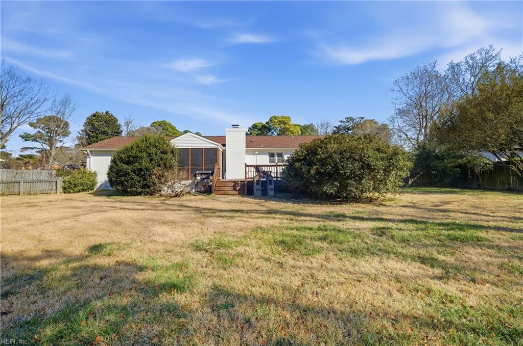 841 Queen Elizabeth DR