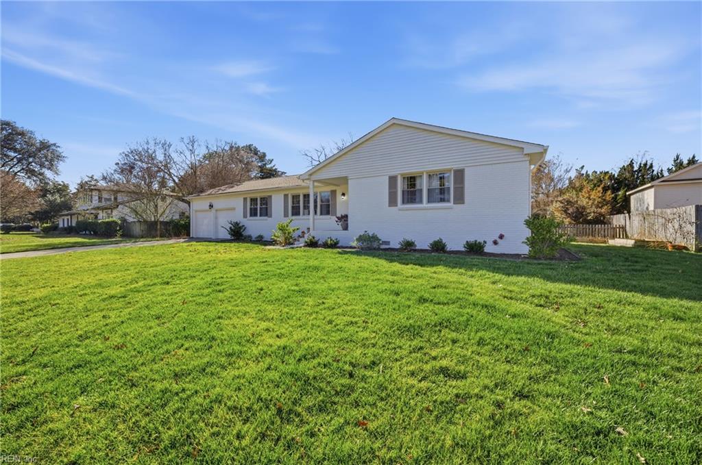 841 Queen Elizabeth DR