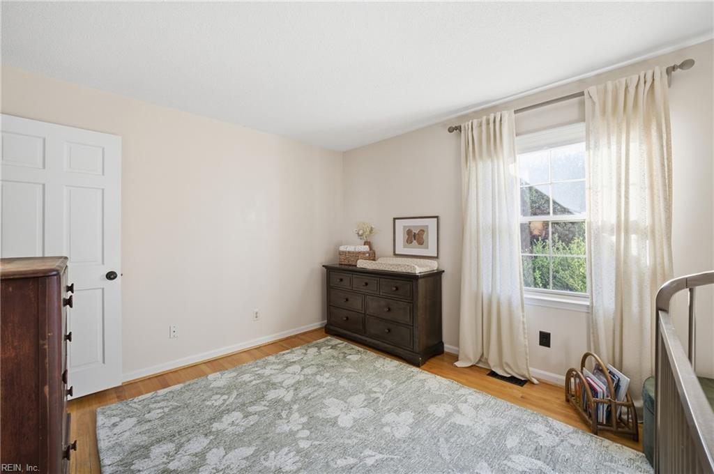 841 Queen Elizabeth DR