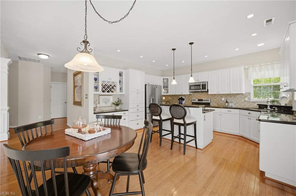 2504 Dehart CT