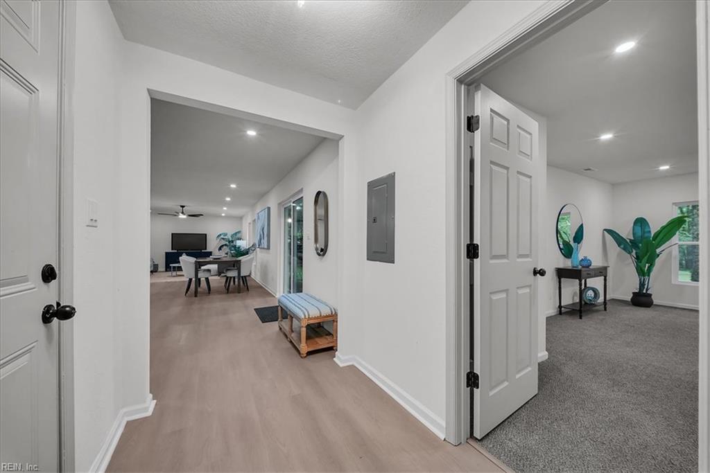 1301 Lakeside RD