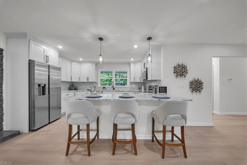1301 Lakeside RD
