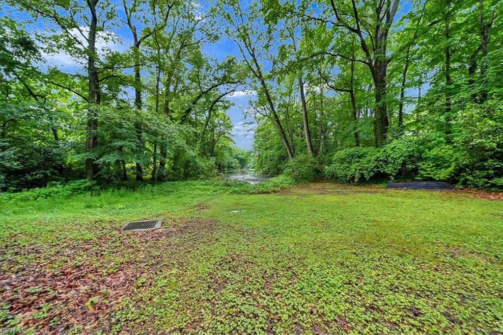 1301 Lakeside RD