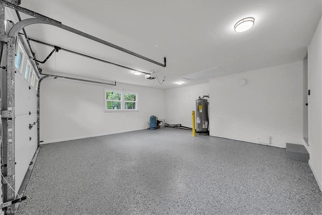1301 Lakeside RD