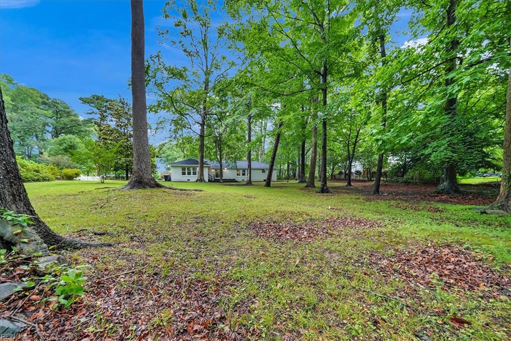 1301 Lakeside RD