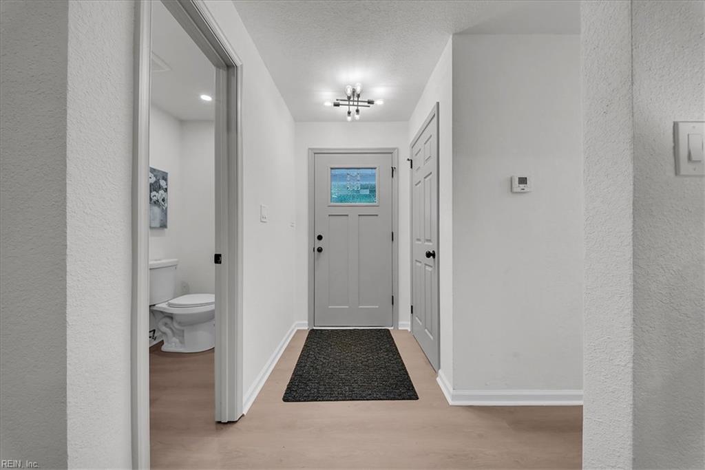 1301 Lakeside RD