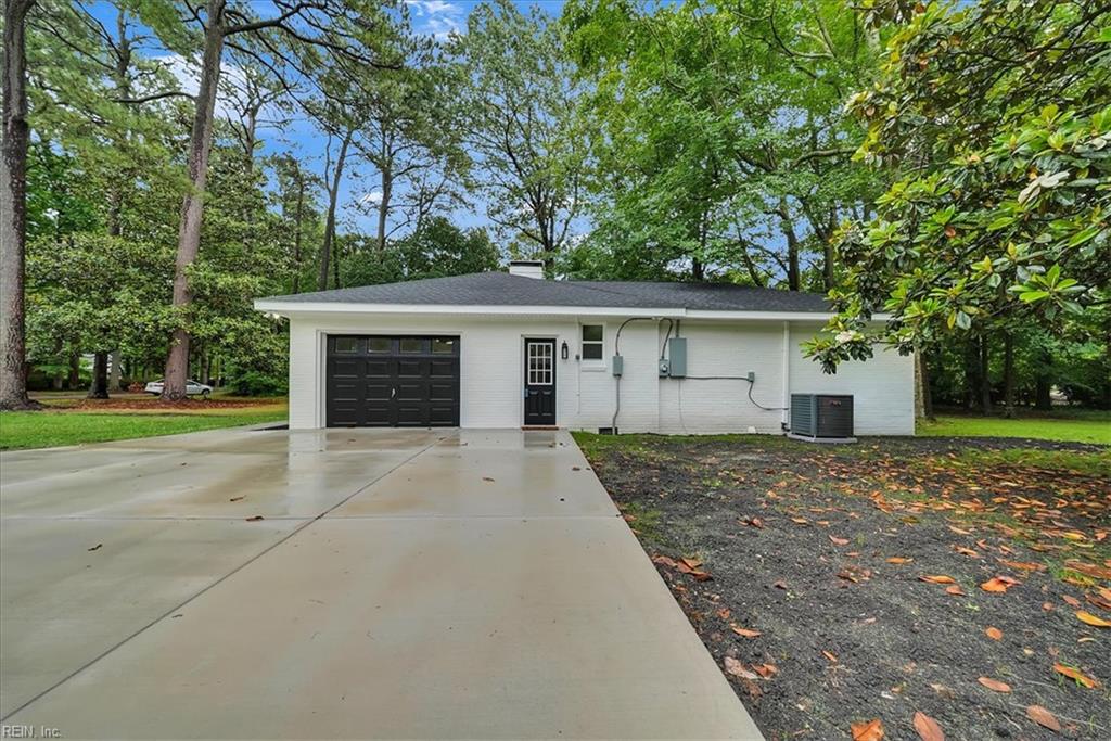 1301 Lakeside RD