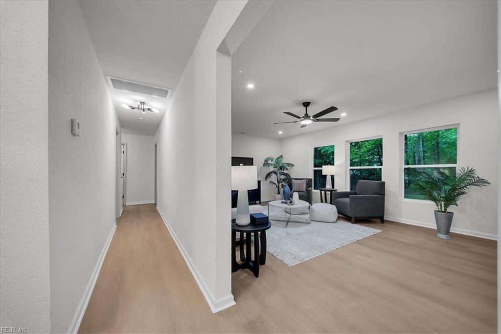 1301 Lakeside RD