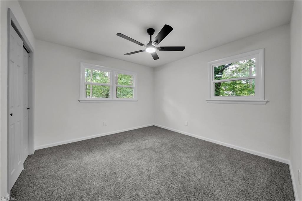 1301 Lakeside RD