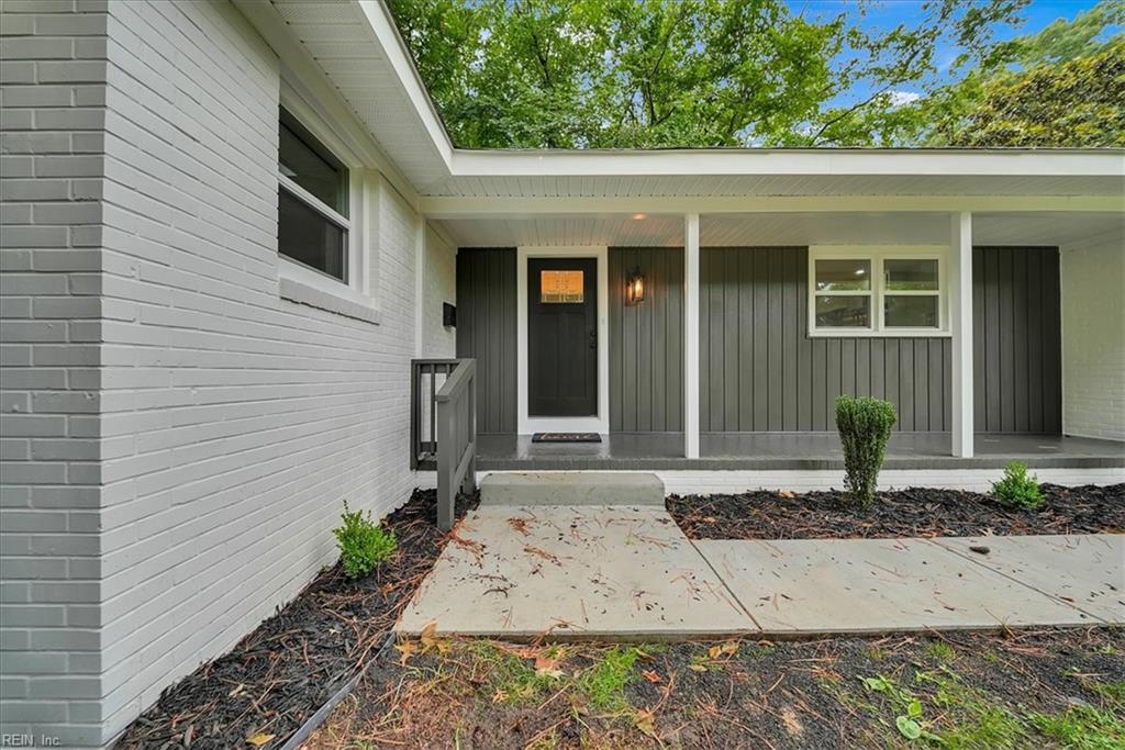 1301 Lakeside RD