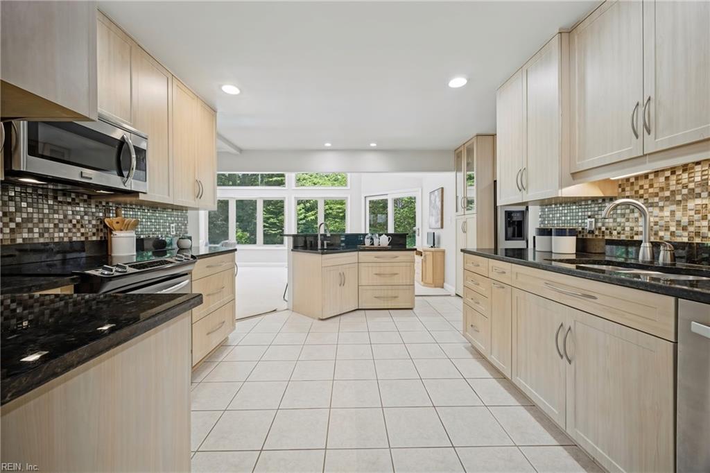 3790 Prince Andrew LN