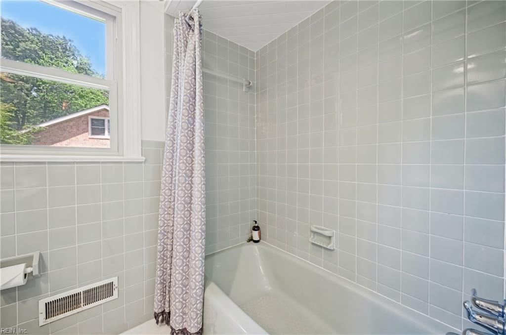 3790 Prince Andrew LN