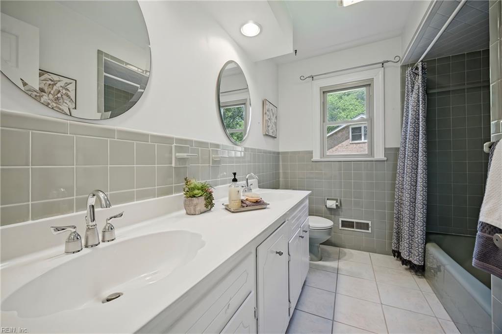 3790 Prince Andrew LN