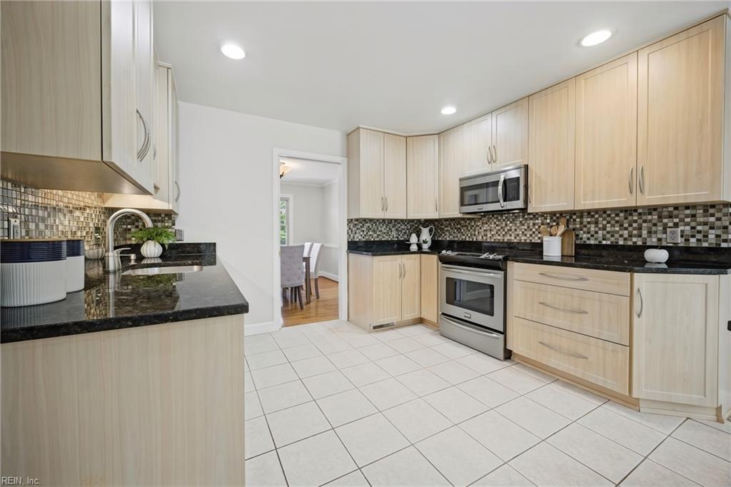 3790 Prince Andrew LN