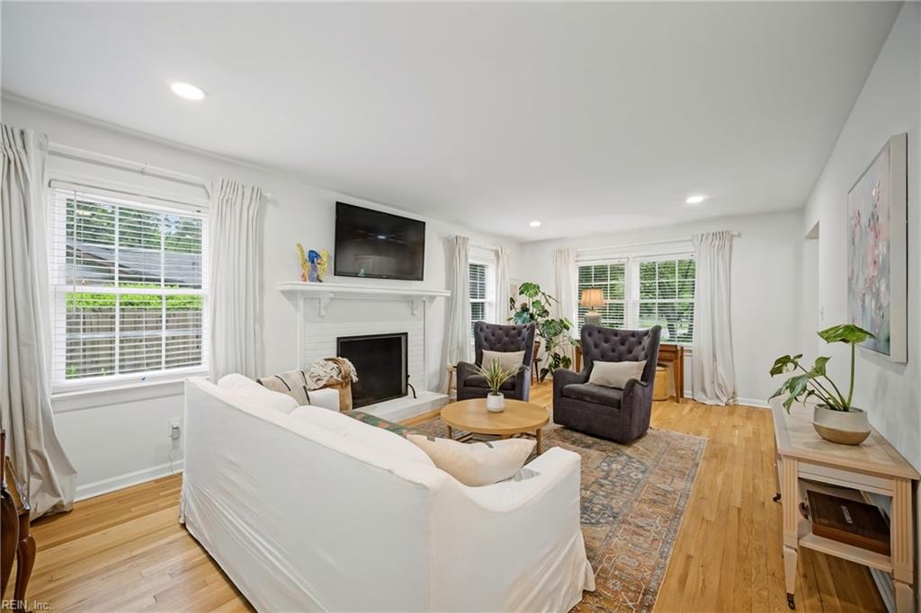 708 Kings Grant CT