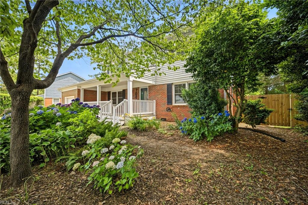 708 Kings Grant CT