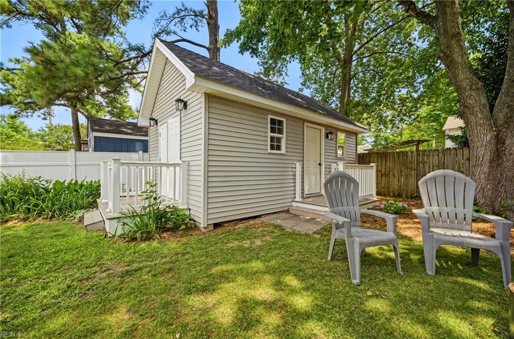 708 Kings Grant CT