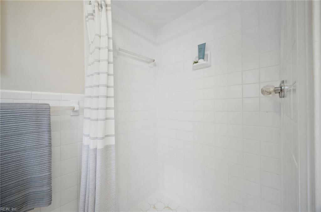 800 Sheraton DR