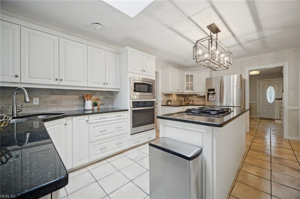 800 Sheraton DR