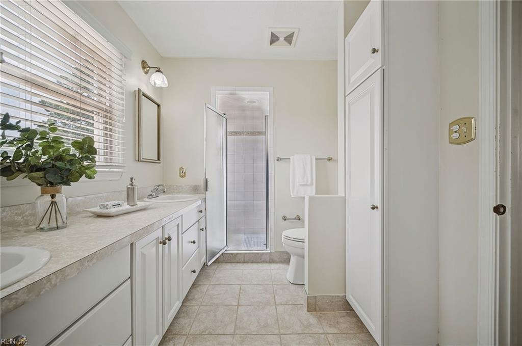 3505 Kings Lake DR