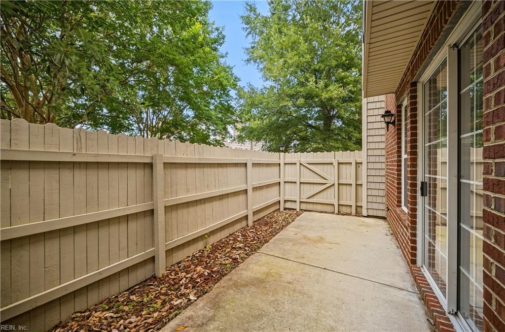 5320 Elston LN Lane