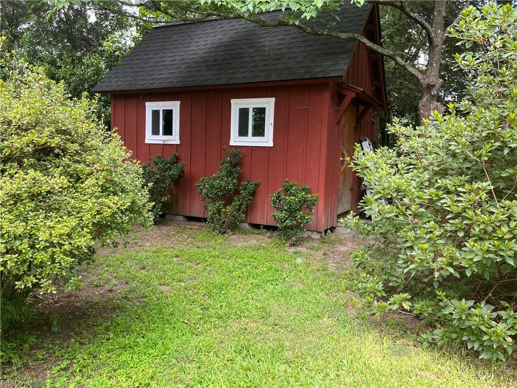 805 Winthrope DR