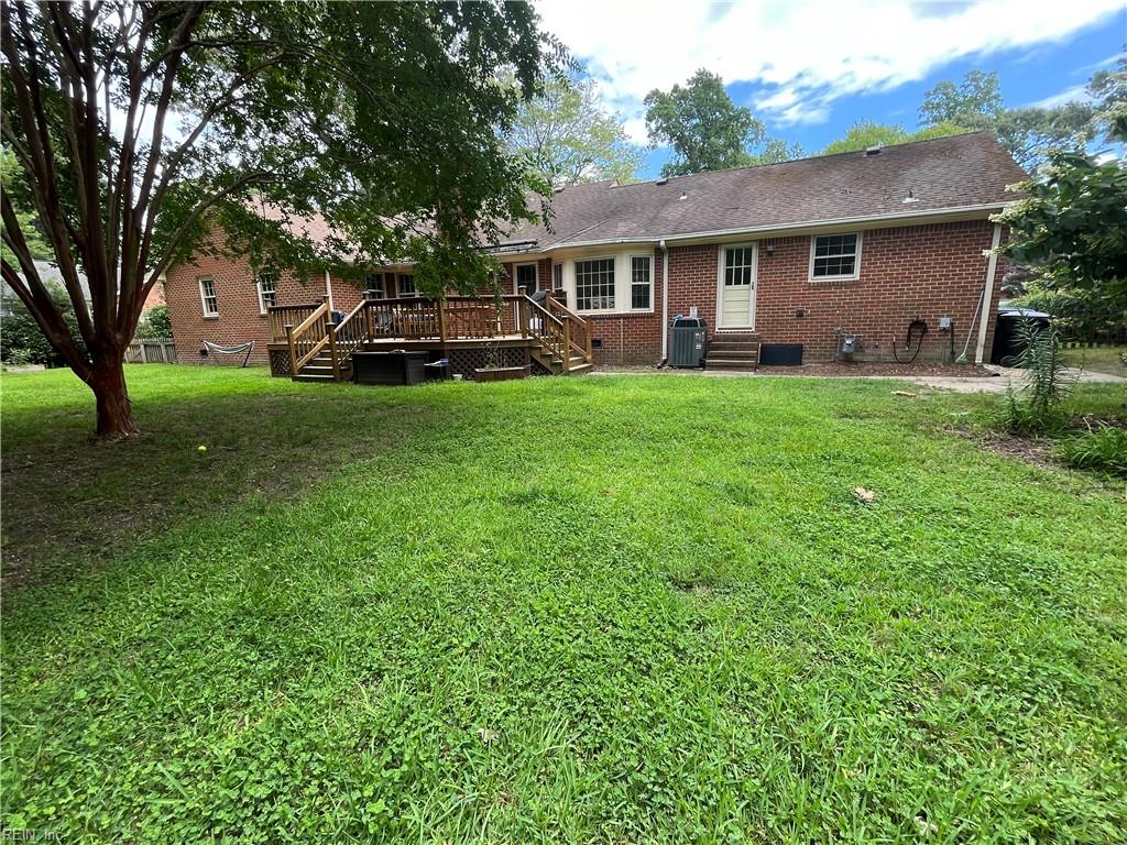 805 Winthrope DR