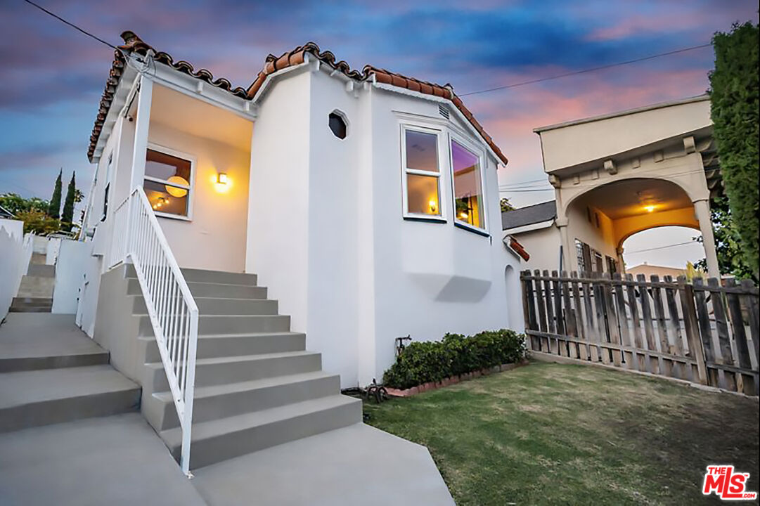 229 Isabel St