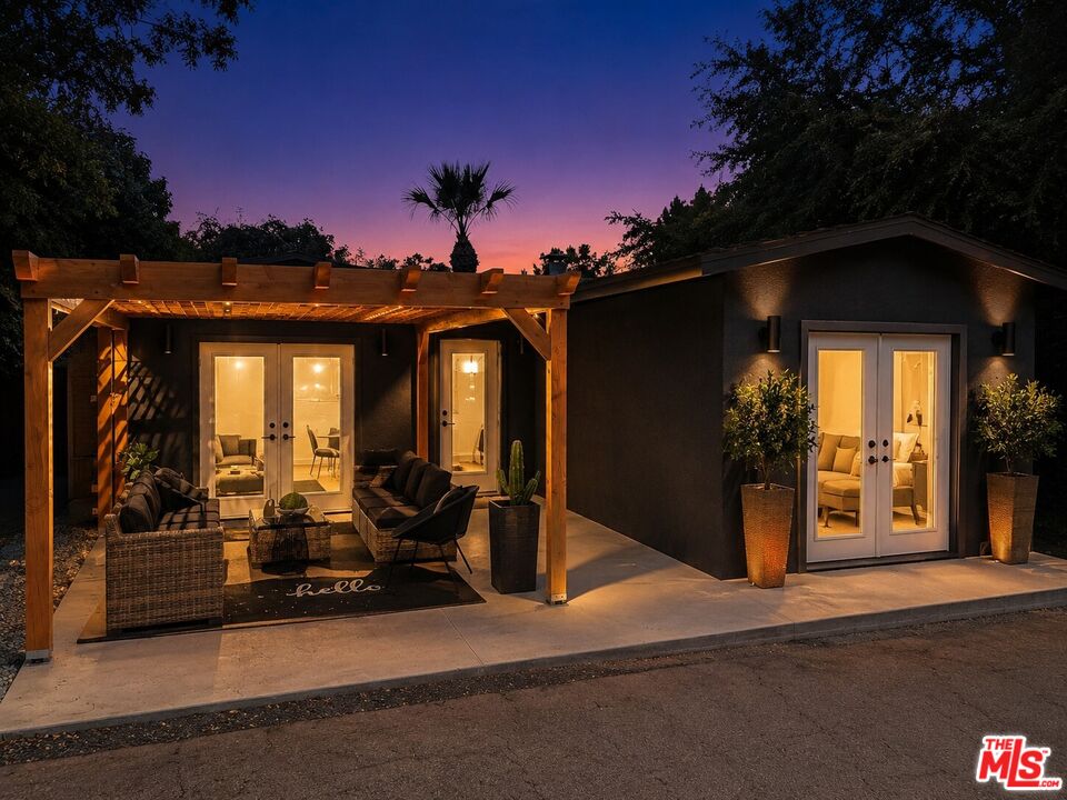 885 Montecito Dr