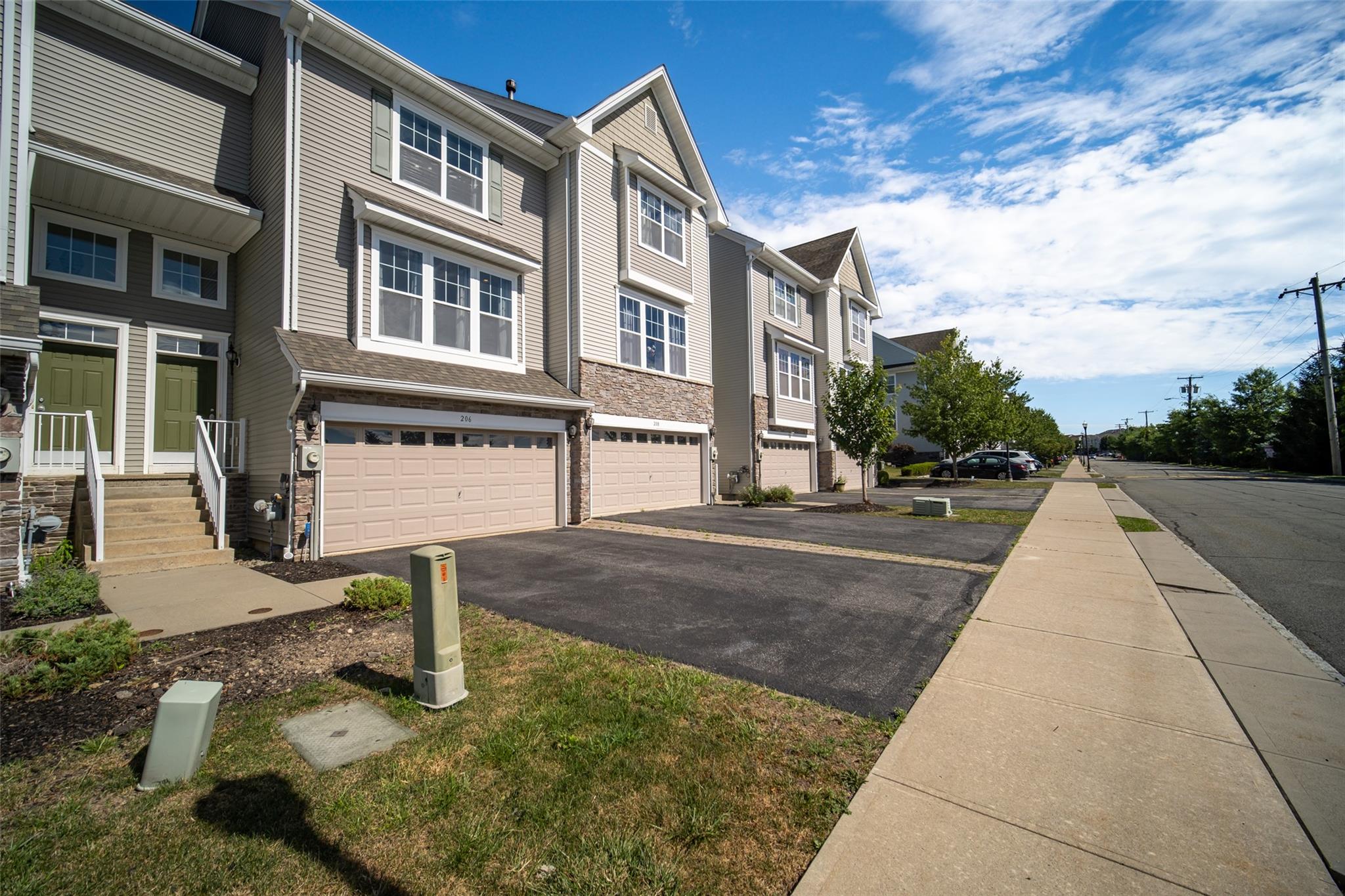 206 Hawthorn Way
