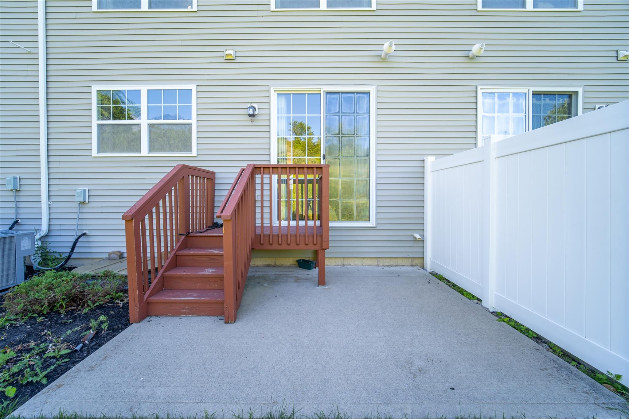 206 Hawthorn Way