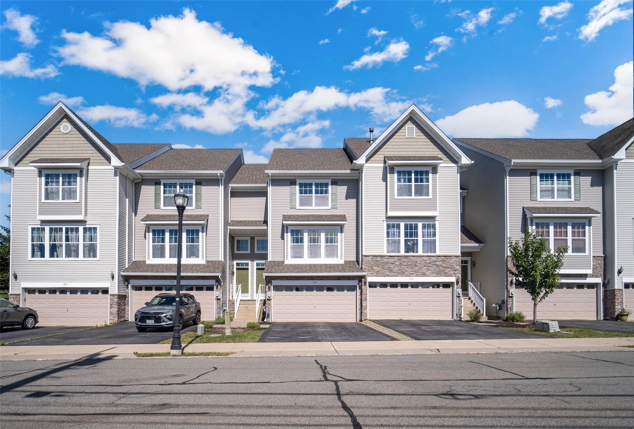 206 Hawthorn Way