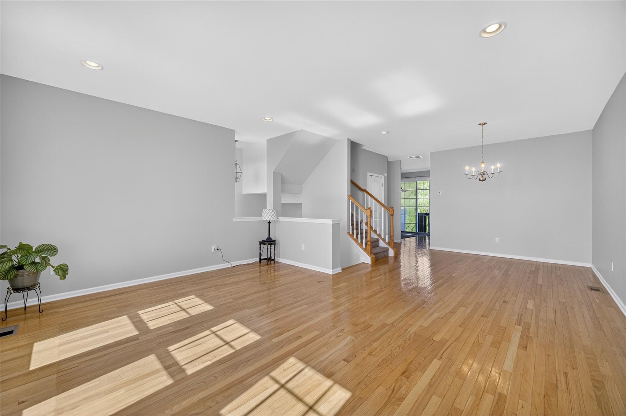206 Hawthorn Way