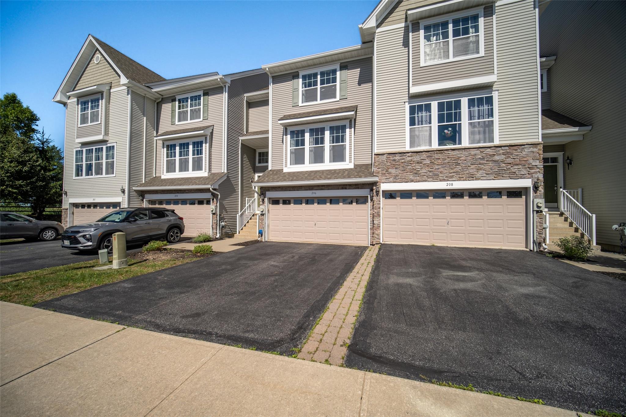 206 Hawthorn Way