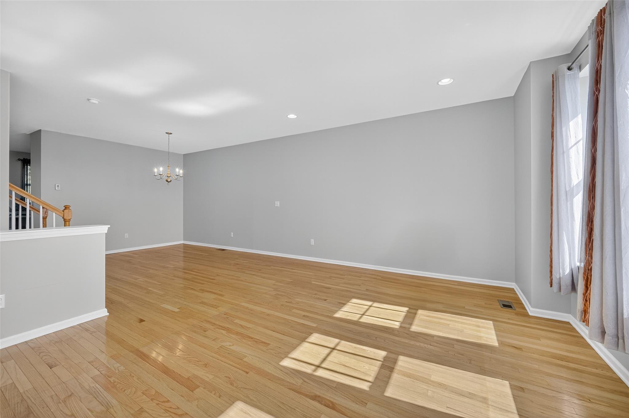 206 Hawthorn Way