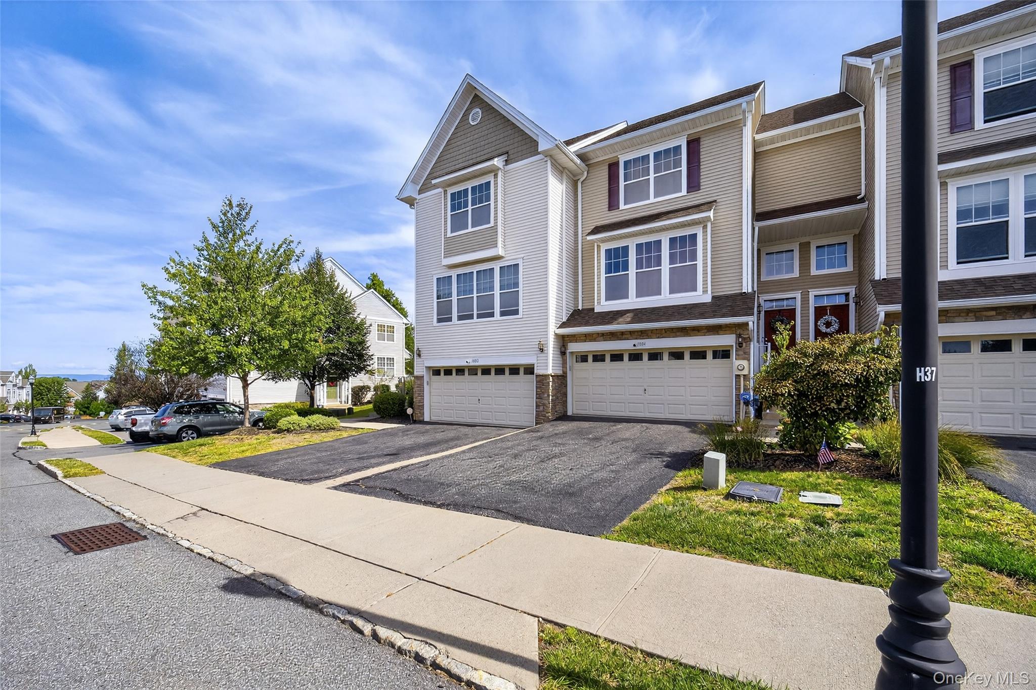 1802 Hawthorn Way