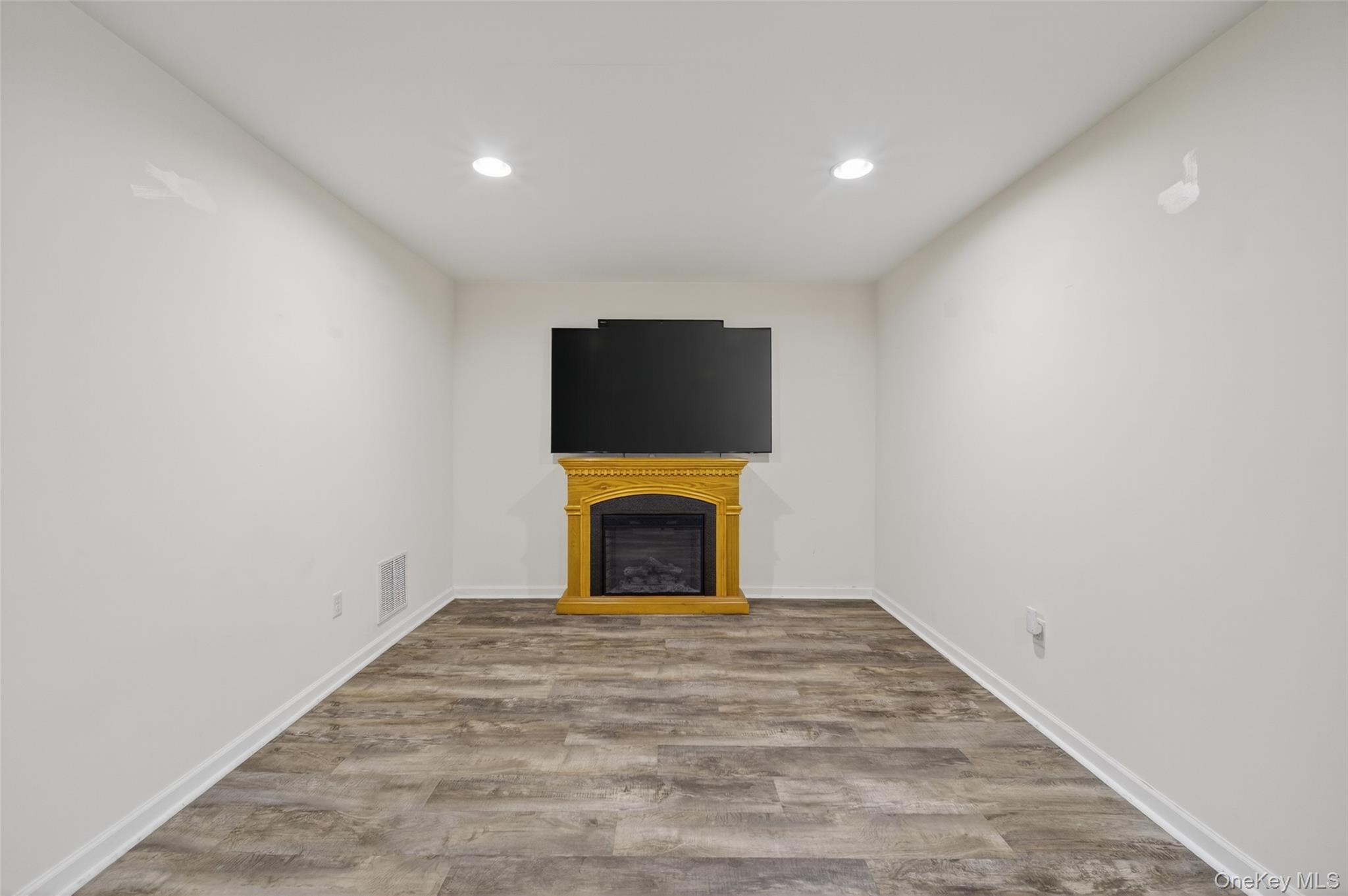 1802 Hawthorn Way