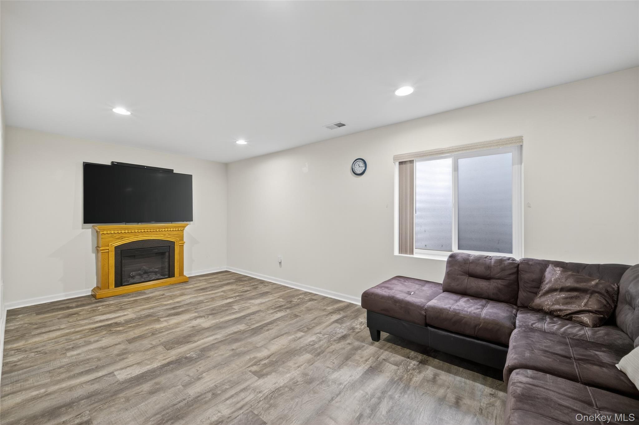 1802 Hawthorn Way