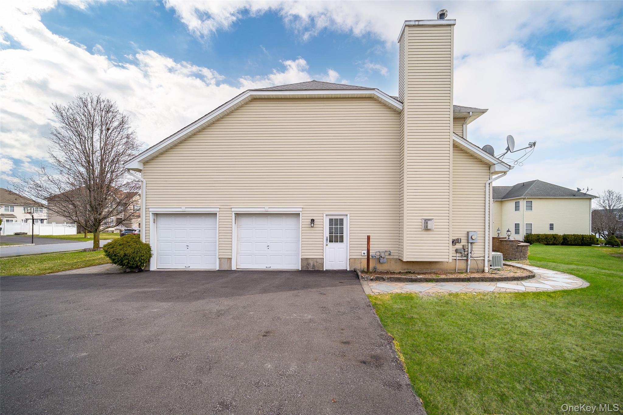 2041 Independence Drive