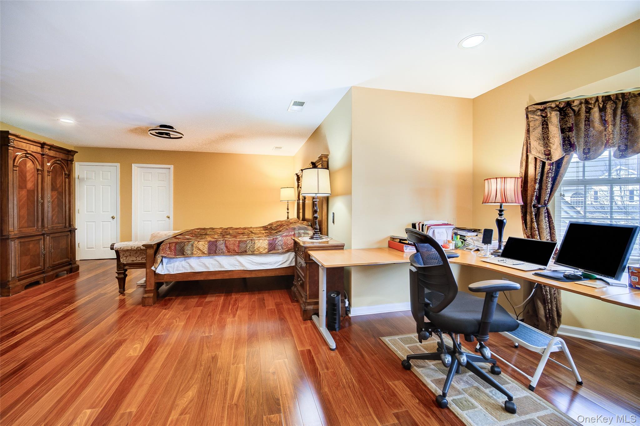 2041 Independence Drive