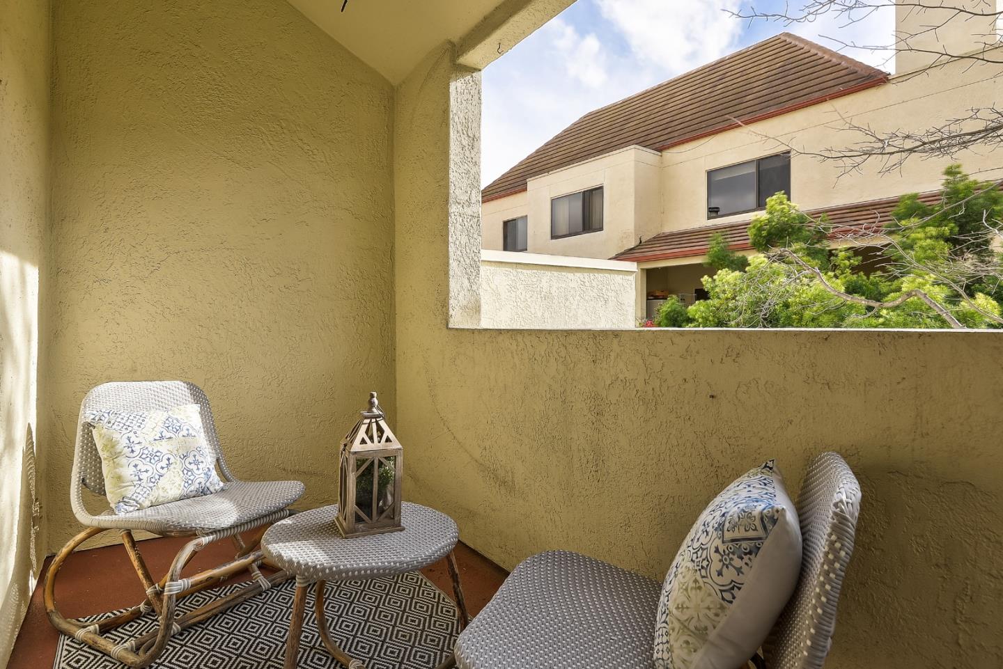 161 California AVE K210