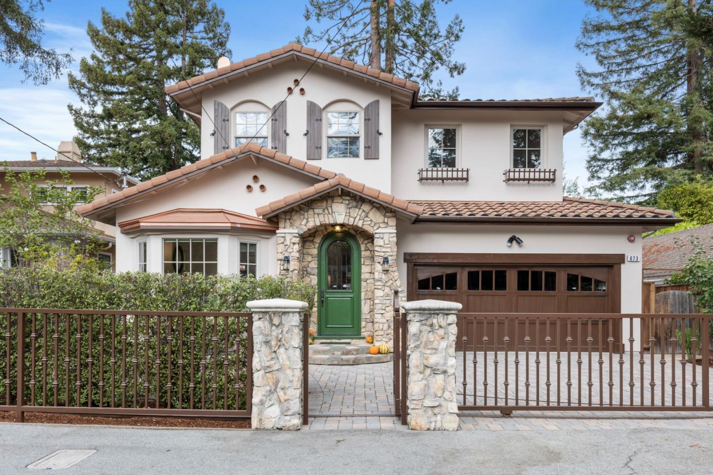 673 Palmer LN