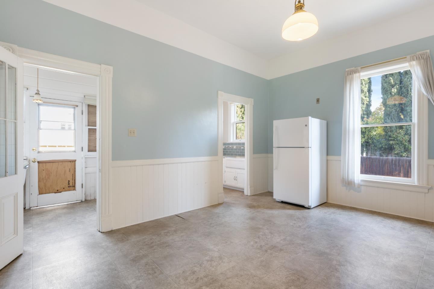 1325 Hester AVE