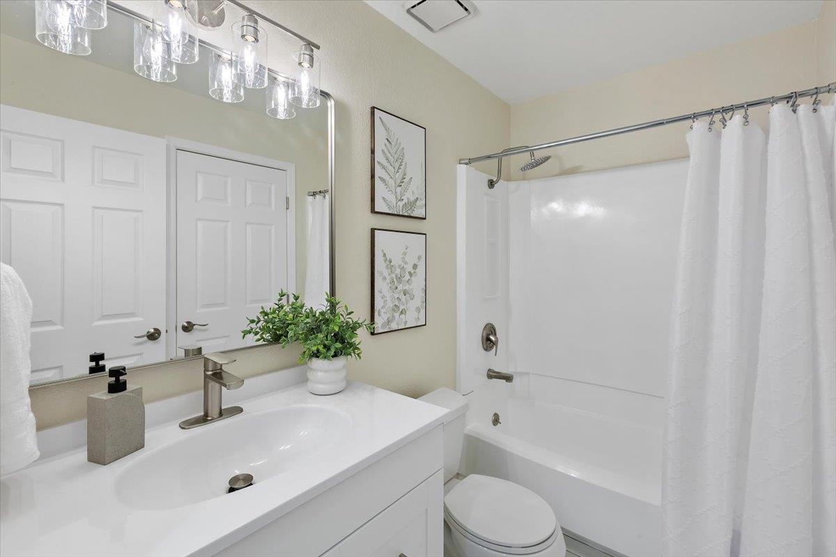 3109 La Terrace Circle