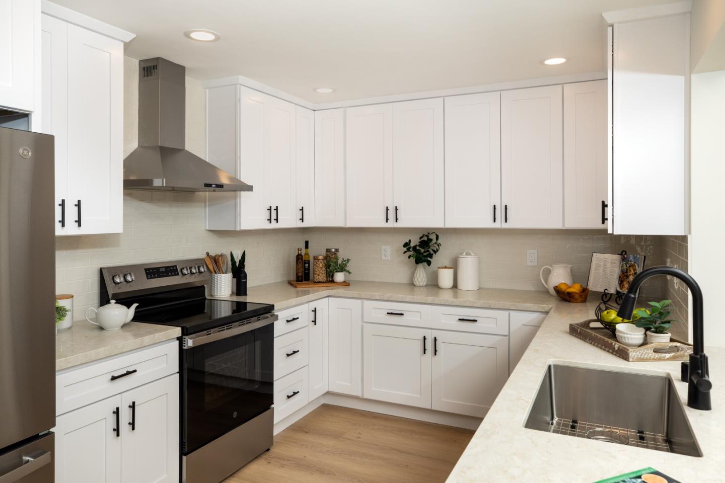 1335 Bobolink Circle