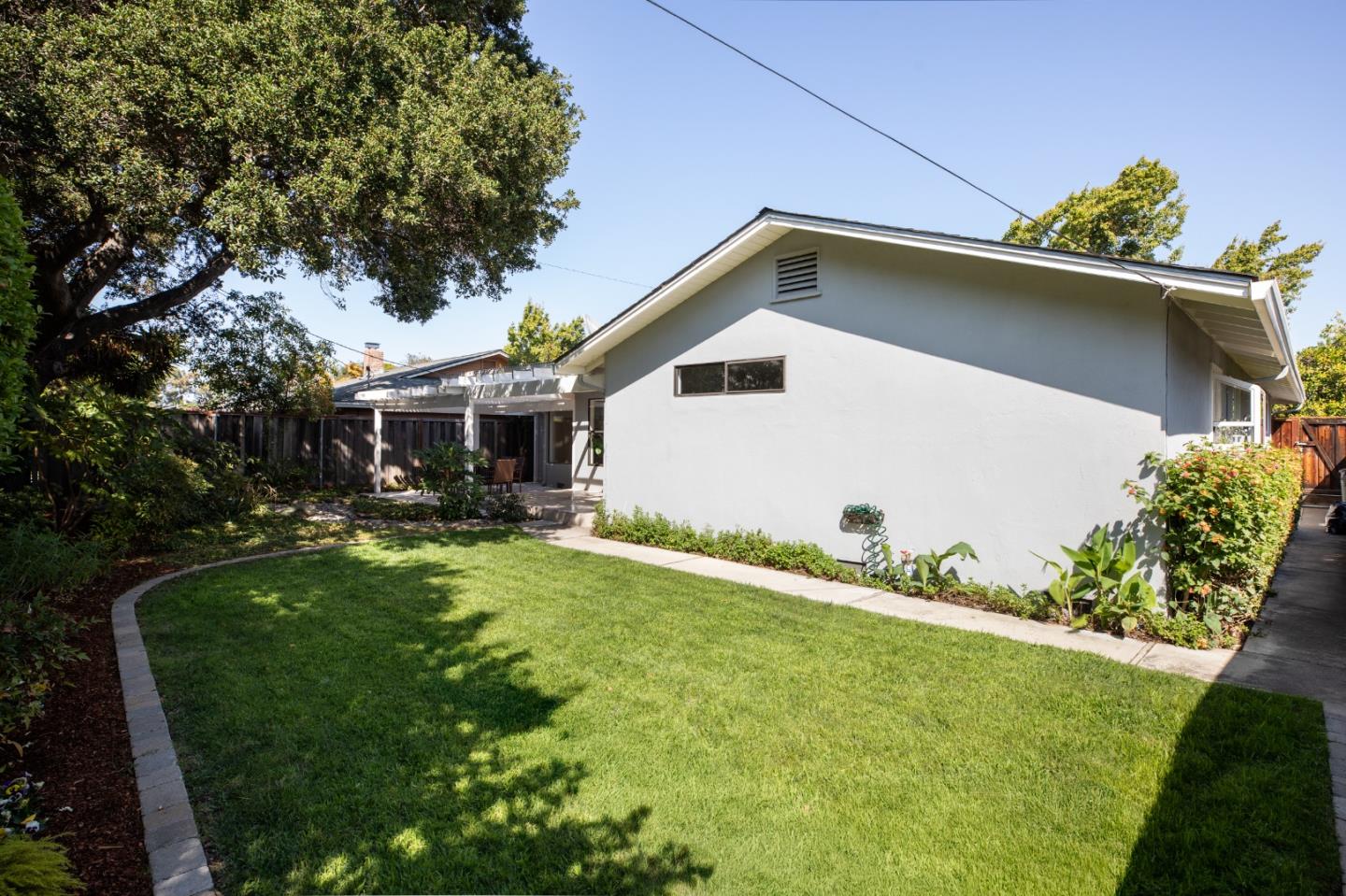 1335 Bobolink Circle