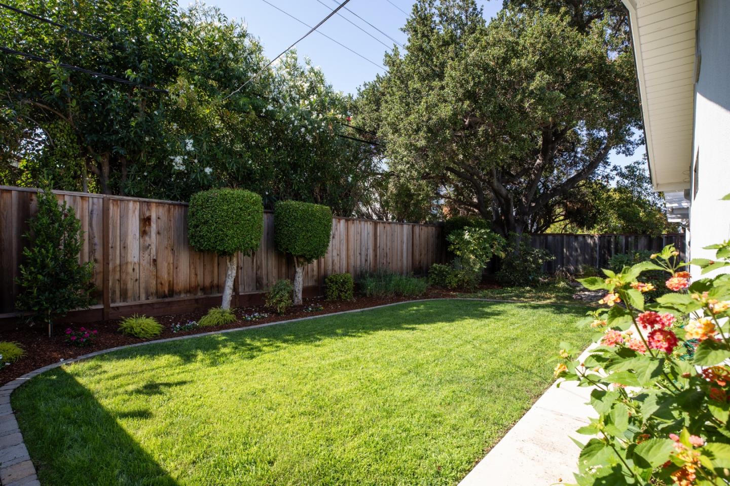 1335 Bobolink Circle