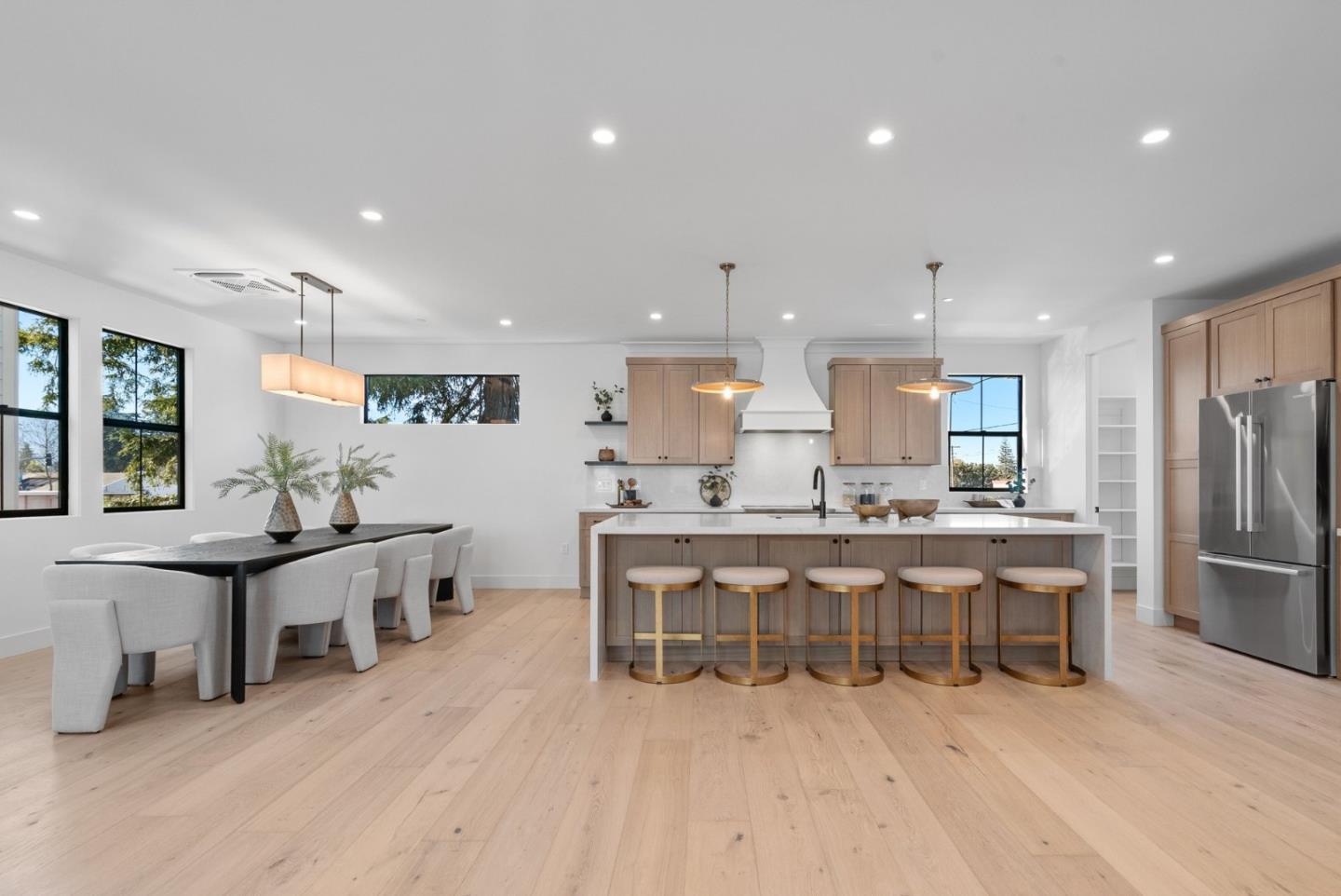 134 Sunnyside CT