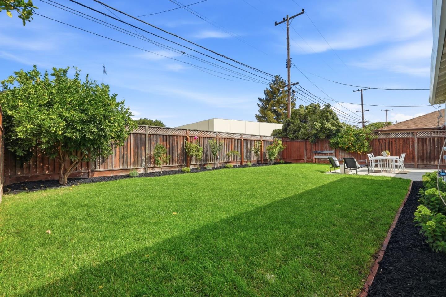 3343 Victoria AVE