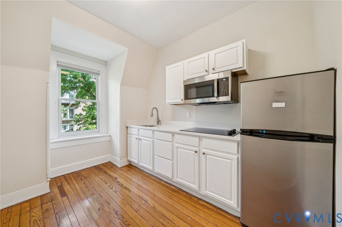 1125 Grove Ave